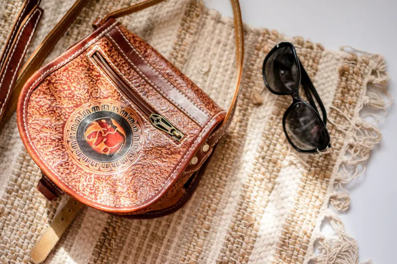 Your Bag's Pockets Are Gaslighting You